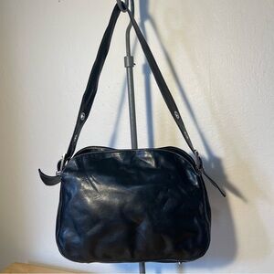 Perlina black leather shoulder bag